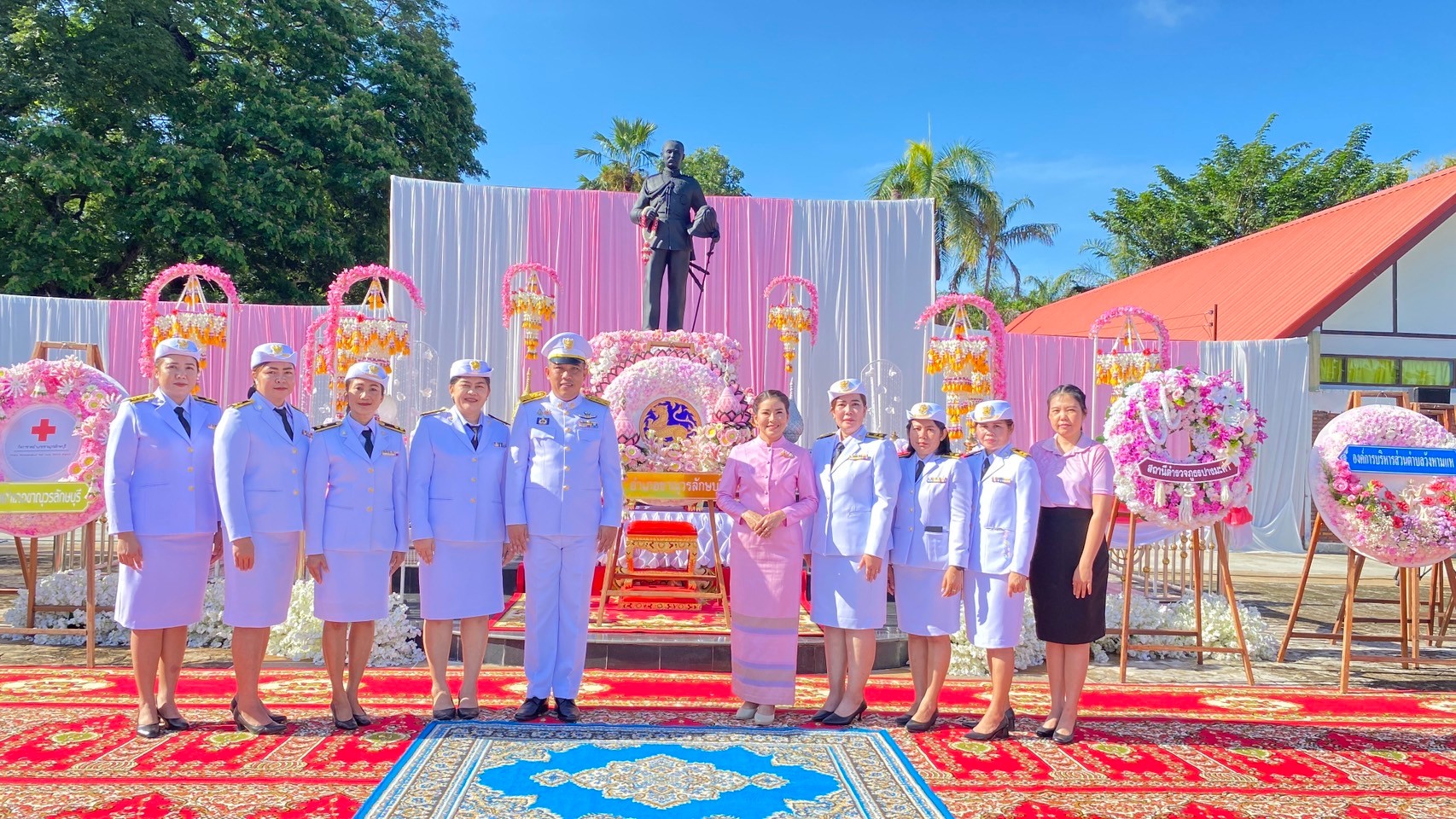 ร่วมพิธีน้อมรำลึกเนื่องในวันคล้ายวันสวรรคตพระบาทสมเด็จพระจุลจอมเกล้าเจ้าอยู่หัว