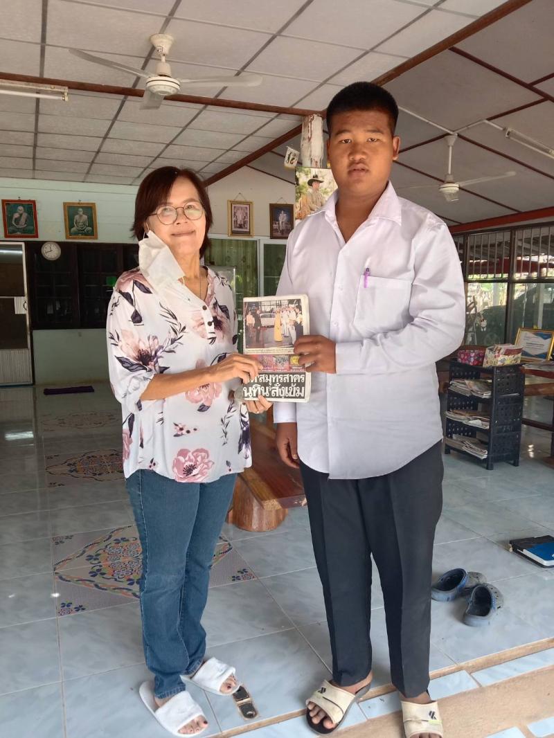 1. มอบหนังสือให้กับบ้านหนังสือชุมชนบ้านตะแบกงาม