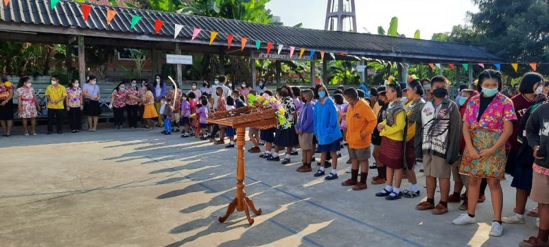 1. กิจกรรมส่งเสริมอ่านการเรียนรู้ห้องสมุดเคลื่อนที่ (ตลาดนัดอาชีพโรงเรียนบ้านไร่ดอนแตง)