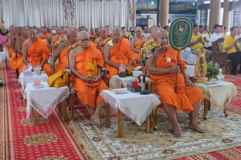 8. พิธีเจริญพระพุทธมนต์ถวายพระพรชัยมงคล พระบาทสมเด็จพระเจ้าอยู่หัว 