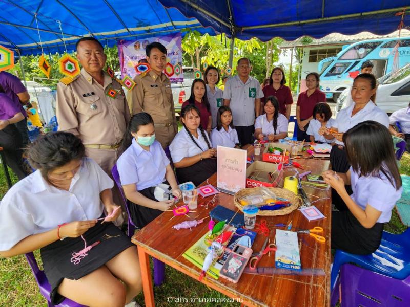 8. หน่วยแพทย์เคลื่อนที่ พอ.สว.และหน่วยบำบัดทุกข์ บำรุงสุข สร้างรอยยิ้มให้ประชาชน