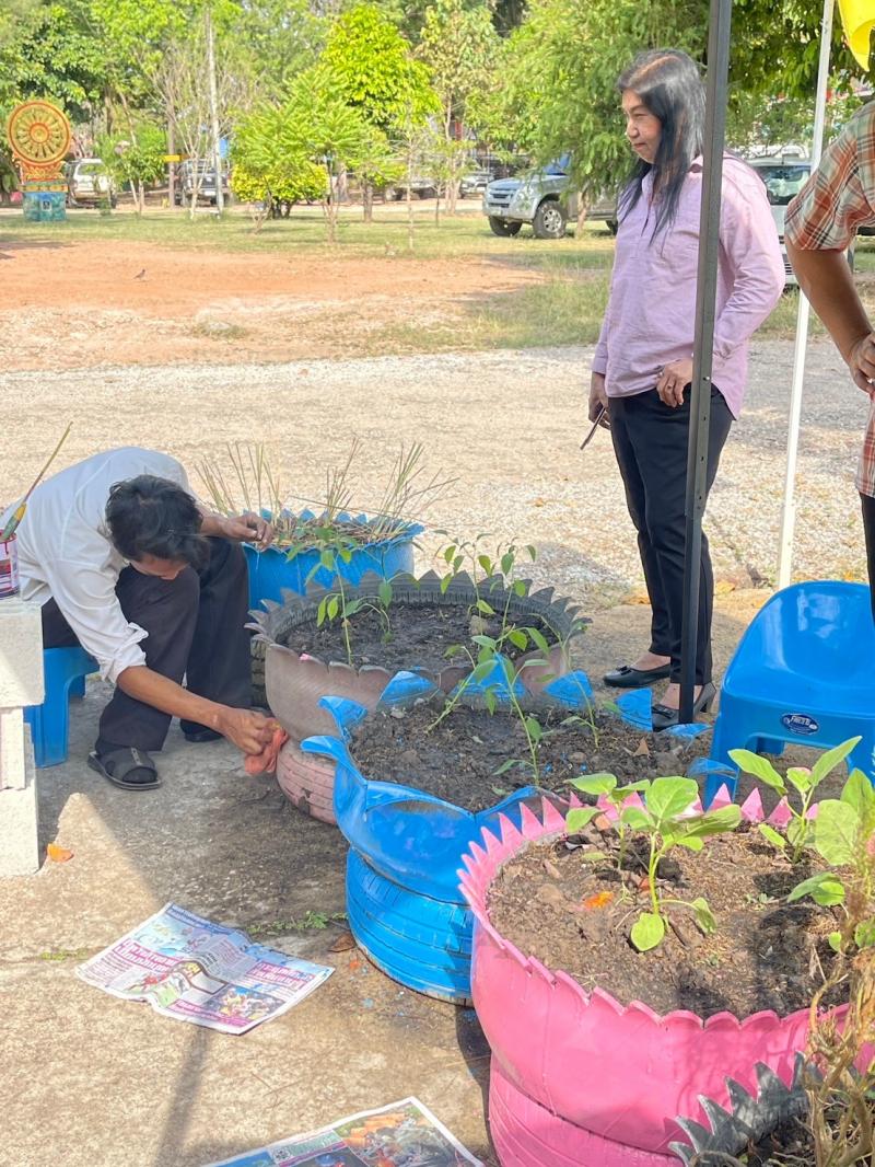 3. พบกลุ่มนักศึกษาเรียนรู้วันสำคัญวันวชิราวุธ การพัฒนาสถานศึกษา