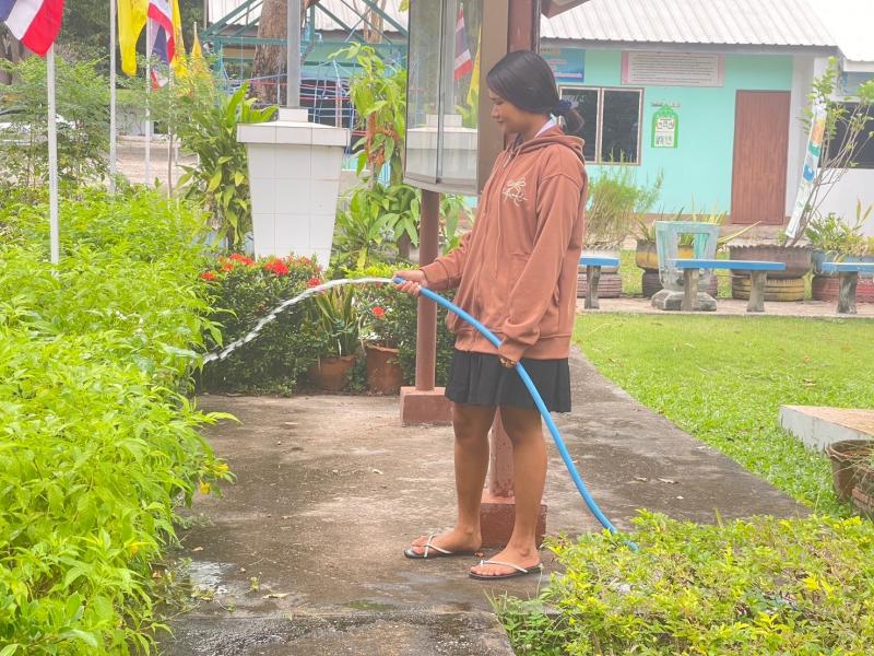 4. พบกลุ่มนักศึกษาเรียนรู้วันสำคัญวันวชิราวุธ การพัฒนาสถานศึกษา