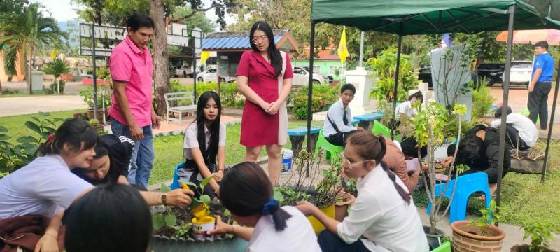 11. พบกลุ่มนักศึกษาเรียนรู้วันสำคัญวันวชิราวุธ การพัฒนาสถานศึกษา