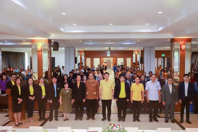 9. ประชุมชี้แจงเสริมสร้างความรู้เกี่ยวกับการส่งเสริมพลเมืองดีวิถีประชาธิปไตย และการเตรียมความพร้อมในการเลือก สว. แก่ ศส.ปชต.