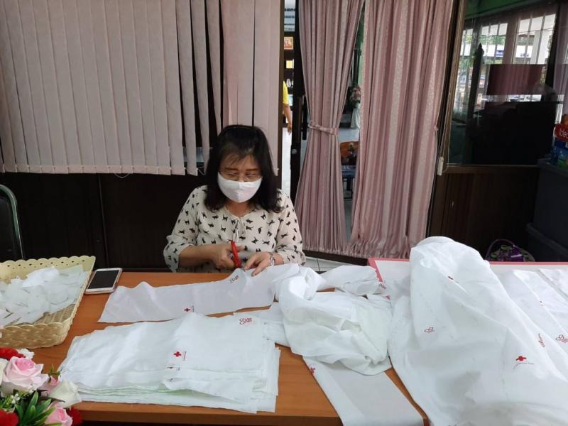 1. ระดมอาสายุวกาชาด สภากาชาดไทยในพื้นที่ของ กศน.จังหวัดกำแพงเพชรกว่า7พันชิ้น ป้องกันโรคโควิด-19