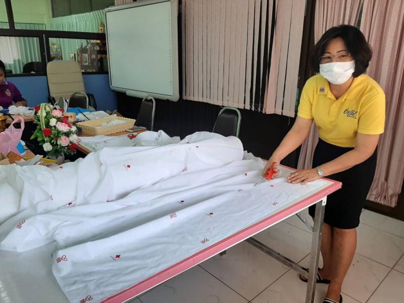 2. ระดมอาสายุวกาชาด สภากาชาดไทยในพื้นที่ของ กศน.จังหวัดกำแพงเพชรกว่า7พันชิ้น ป้องกันโรคโควิด-19