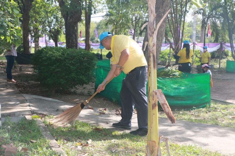 18. สำนักงาน กศน.จังหวัดกำแพงเพชร ลงนามถวายพระพรเนื่องในวันเฉลิมพระชนมพรรษาพระราชินี และร่วมกันทำกิจกรรมจิตอาสาพัฒนาปรับภูมิทัศน์