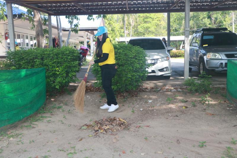 19. สำนักงาน กศน.จังหวัดกำแพงเพชร ลงนามถวายพระพรเนื่องในวันเฉลิมพระชนมพรรษาพระราชินี และร่วมกันทำกิจกรรมจิตอาสาพัฒนาปรับภูมิทัศน์