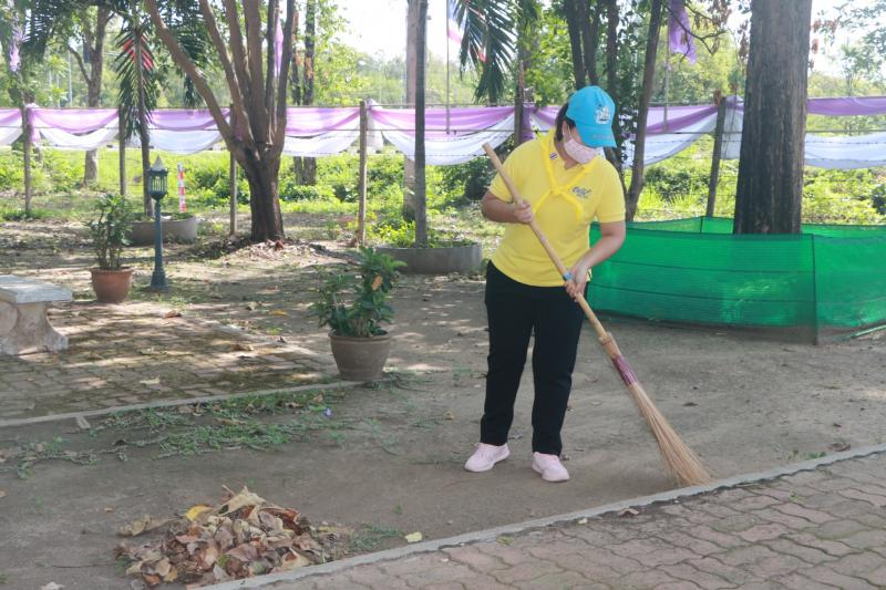 20. สำนักงาน กศน.จังหวัดกำแพงเพชร ลงนามถวายพระพรเนื่องในวันเฉลิมพระชนมพรรษาพระราชินี และร่วมกันทำกิจกรรมจิตอาสาพัฒนาปรับภูมิทัศน์