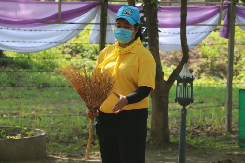 24. สำนักงาน กศน.จังหวัดกำแพงเพชร ลงนามถวายพระพรเนื่องในวันเฉลิมพระชนมพรรษาพระราชินี และร่วมกันทำกิจกรรมจิตอาสาพัฒนาปรับภูมิทัศน์