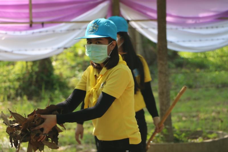 25. สำนักงาน กศน.จังหวัดกำแพงเพชร ลงนามถวายพระพรเนื่องในวันเฉลิมพระชนมพรรษาพระราชินี และร่วมกันทำกิจกรรมจิตอาสาพัฒนาปรับภูมิทัศน์