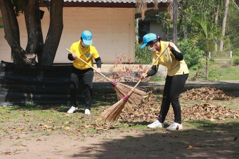 30. สำนักงาน กศน.จังหวัดกำแพงเพชร ลงนามถวายพระพรเนื่องในวันเฉลิมพระชนมพรรษาพระราชินี และร่วมกันทำกิจกรรมจิตอาสาพัฒนาปรับภูมิทัศน์