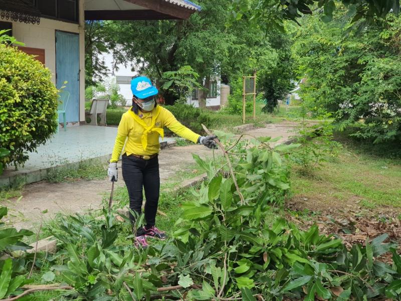 17. สำนักงาน กศน.จังหวัดกำแพงเพชร ลงนามถวายพระพรเนื่องในวันเฉลิมพระชนมพรรษา                  สมเด็จพระนางเจ้าสิริกิติ์ พระบรมราชินีนาถ พระบรมราชชนนีพันปีหลวง และร่วมกันทำกิจกรรมจิตอาสาพัฒนาปรับภูมิทัศน์ บริเวณสำนักงาน กศน.จังหวัด