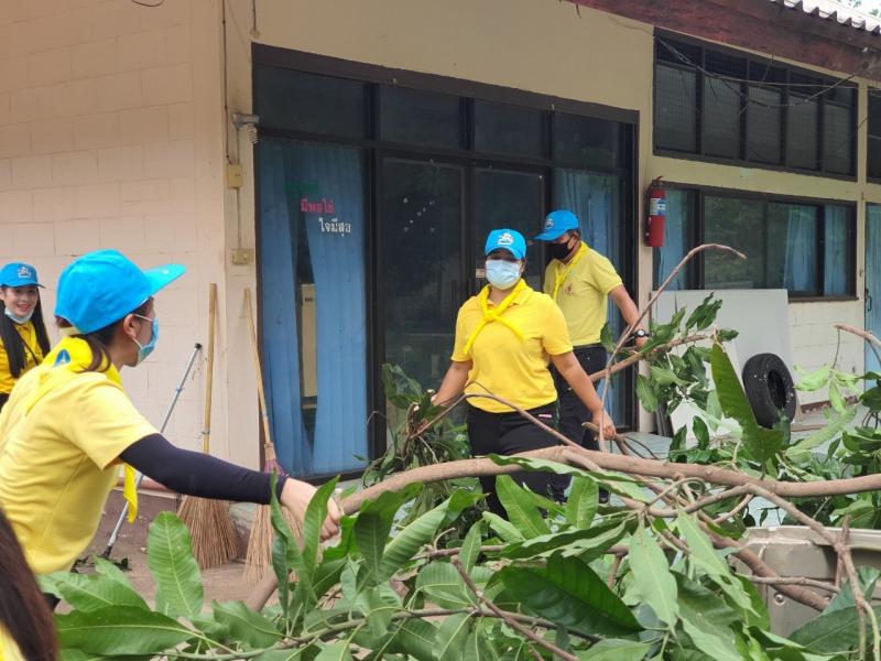 25. สำนักงาน กศน.จังหวัดกำแพงเพชร ลงนามถวายพระพรเนื่องในวันเฉลิมพระชนมพรรษา                  สมเด็จพระนางเจ้าสิริกิติ์ พระบรมราชินีนาถ พระบรมราชชนนีพันปีหลวง และร่วมกันทำกิจกรรมจิตอาสาพัฒนาปรับภูมิทัศน์ บริเวณสำนักงาน กศน.จังหวัด