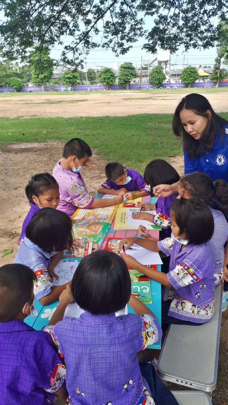 12. สำนักงาน กศน.จังหวัดกำแพงเพชร ร่วมกิจกรรมส่งเสริมการอ่าน  ณ โรงเรียนชุมชนบ้านสลกบาตร 