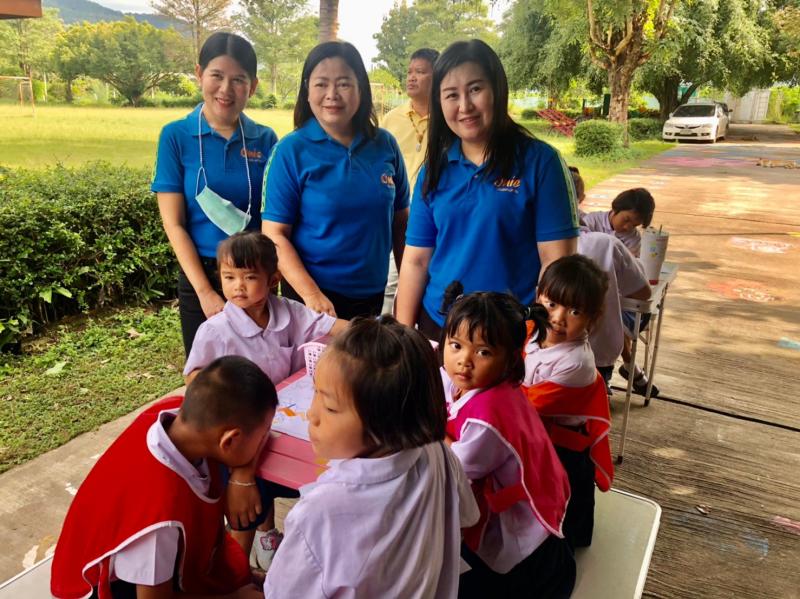 3. สำนักงาน กศน.จังหวัดกำแพงเพชร มอบหนังสือจำนวน 2,120 เล่ม แก่โรงเรียนบ้านคลองปลาสร้อย อำเภอปางศิลาทอง จังหวัดกำแพงเพชร